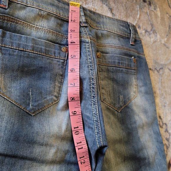 Jeans - Picture 7 of 11